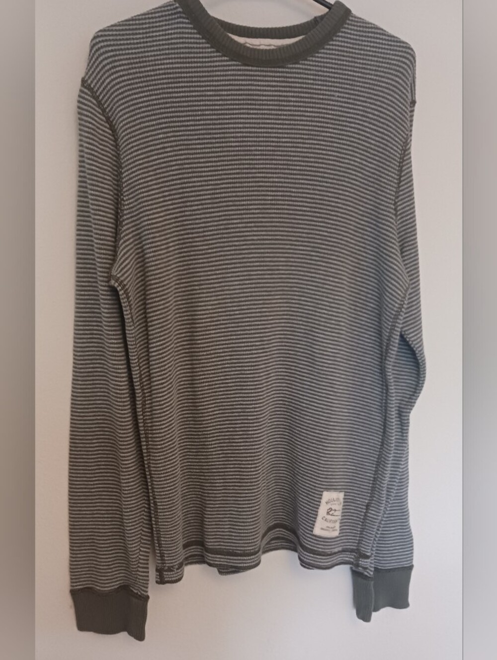 Hollister Mens Sz XL Pull Over Long Sleeve Crew Neck Sweatshirt Gray Striped Y2K